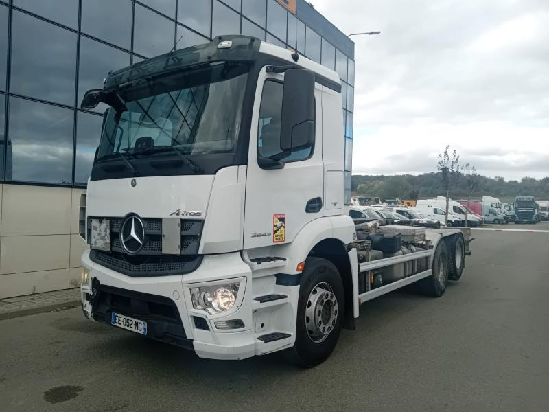 Mercedes Antos 2643 - Hákový nosič kontejnerů: obrázek 1 Mercedes Antos 2643 - Hákový nosič kontejnerů: obrázek 1