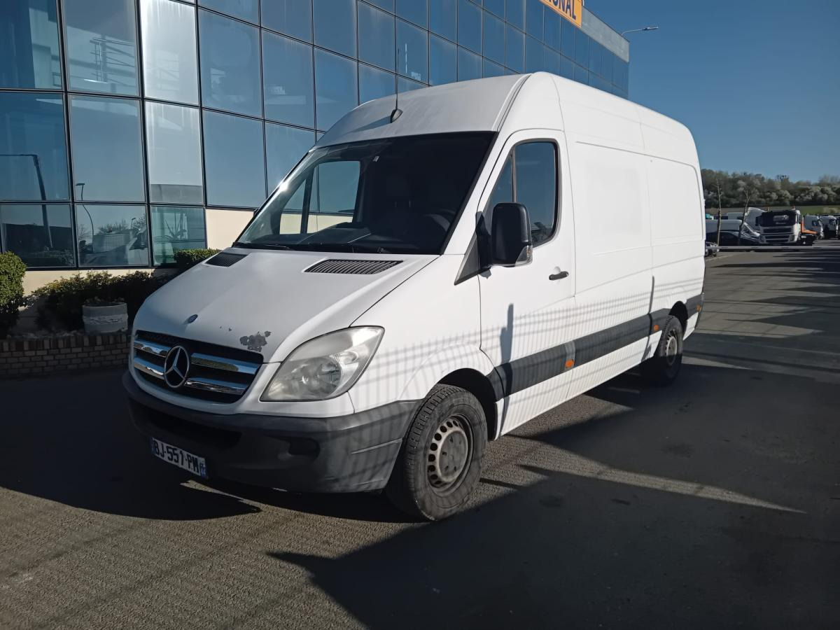 Mercedes Sprinter 218 CDI - Furgon: obrázek 2 Mercedes Sprinter 218 CDI - Furgon: obrázek 2