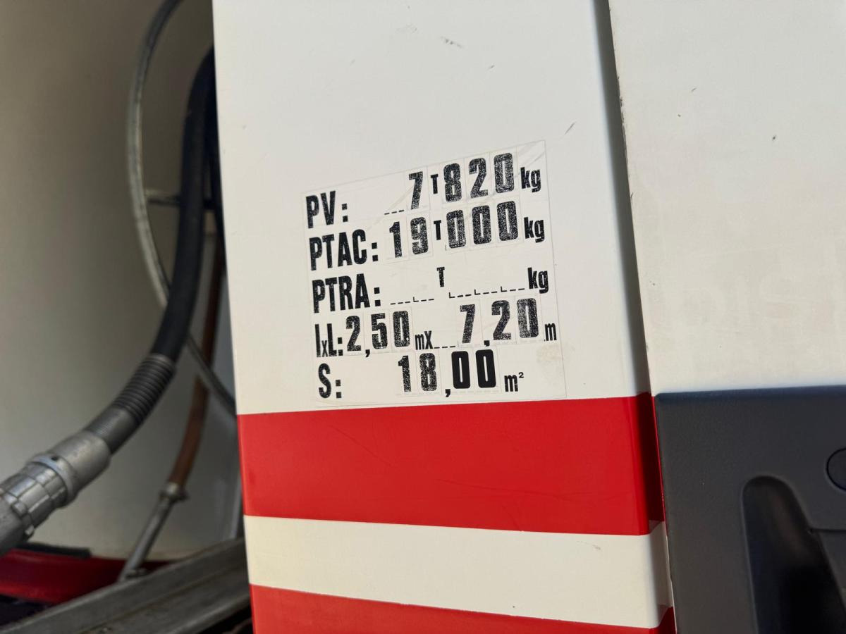 Renault Premium - Cisternové vozidlo: obrázek 5 Renault Premium - Cisternové vozidlo: obrázek 5