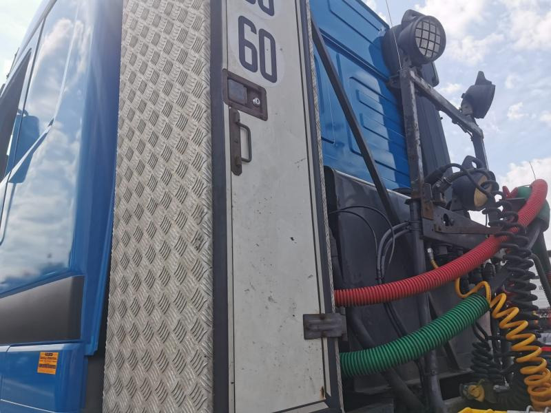 Mercedes Actros 3348 - Tahač: obrázek 5 Mercedes Actros 3348 - Tahač: obrázek 5