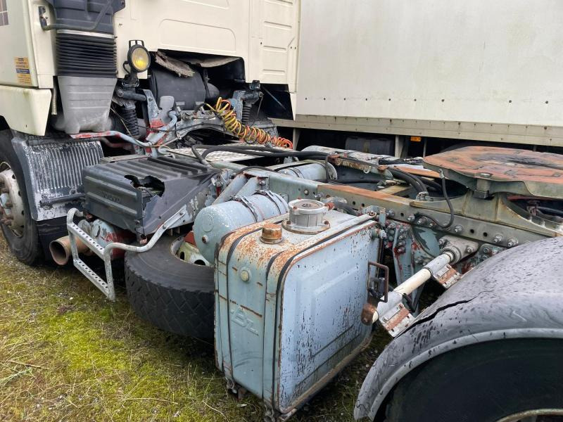 Tahač Volvo FH12 380: obrázek 6