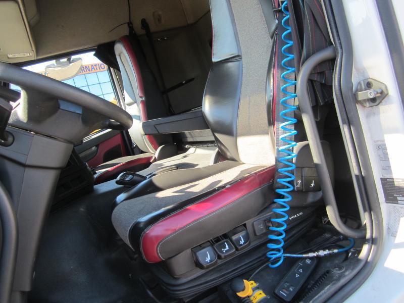 Tahač Volvo FMX 460: obrázek 9