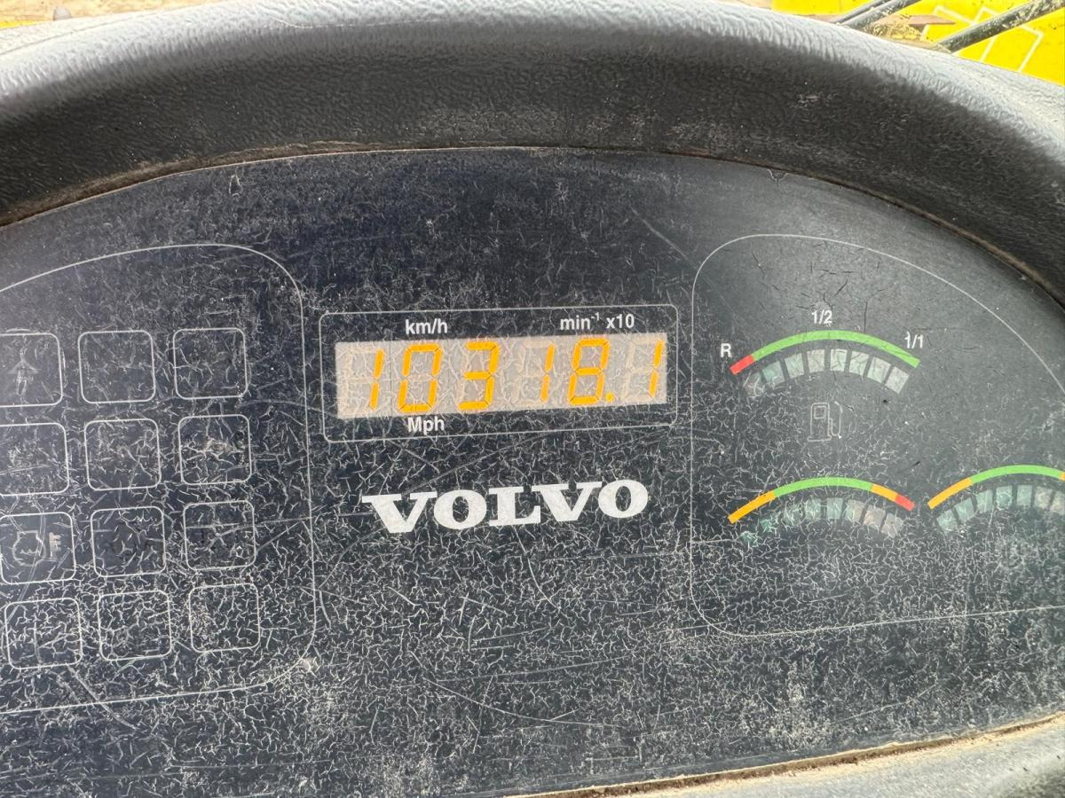 Kolový nakladač Volvo L 35 BZ: obrázek 18