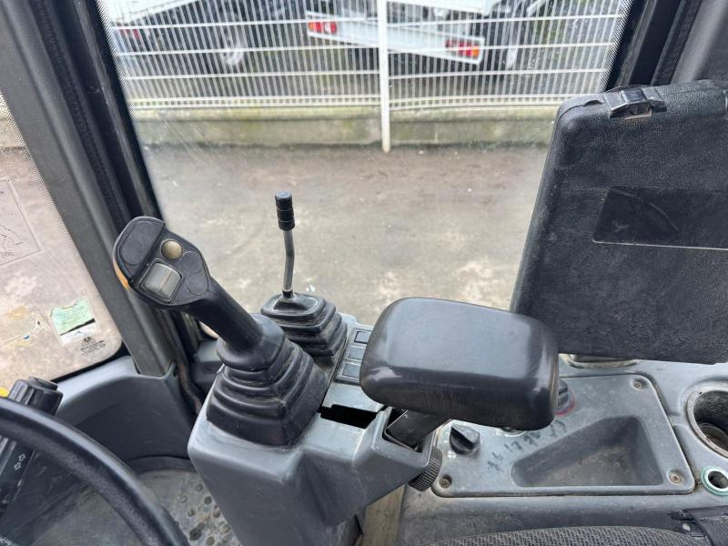 Kolový nakladač Volvo L 35 BZ: obrázek 16