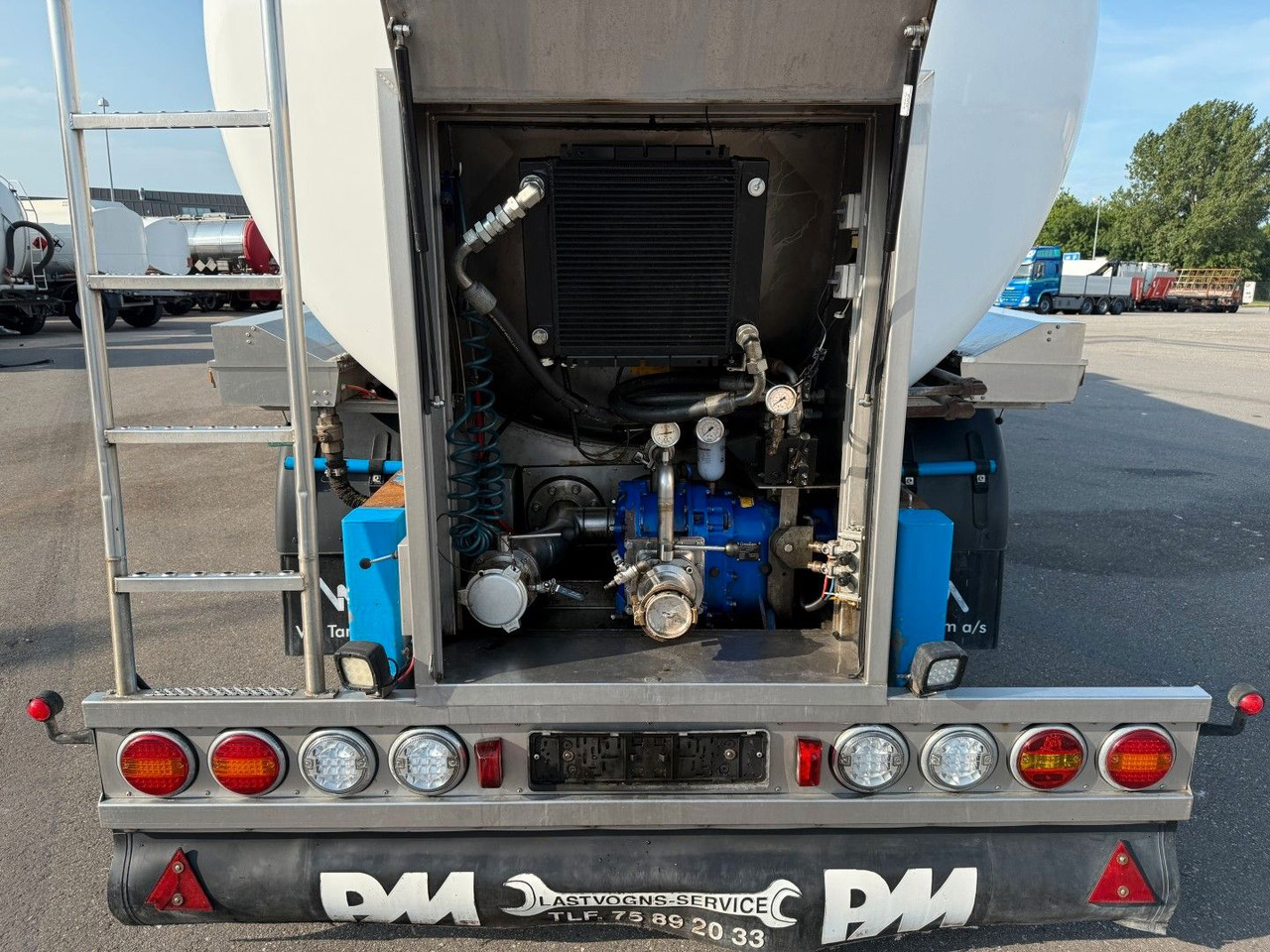 Burg VM Tarm 4 axle 33.000 L Vogelsang - Cisternový návěs: obrázek 5 Burg VM Tarm 4 axle 33.000 L Vogelsang - Cisternový návěs: obrázek 5