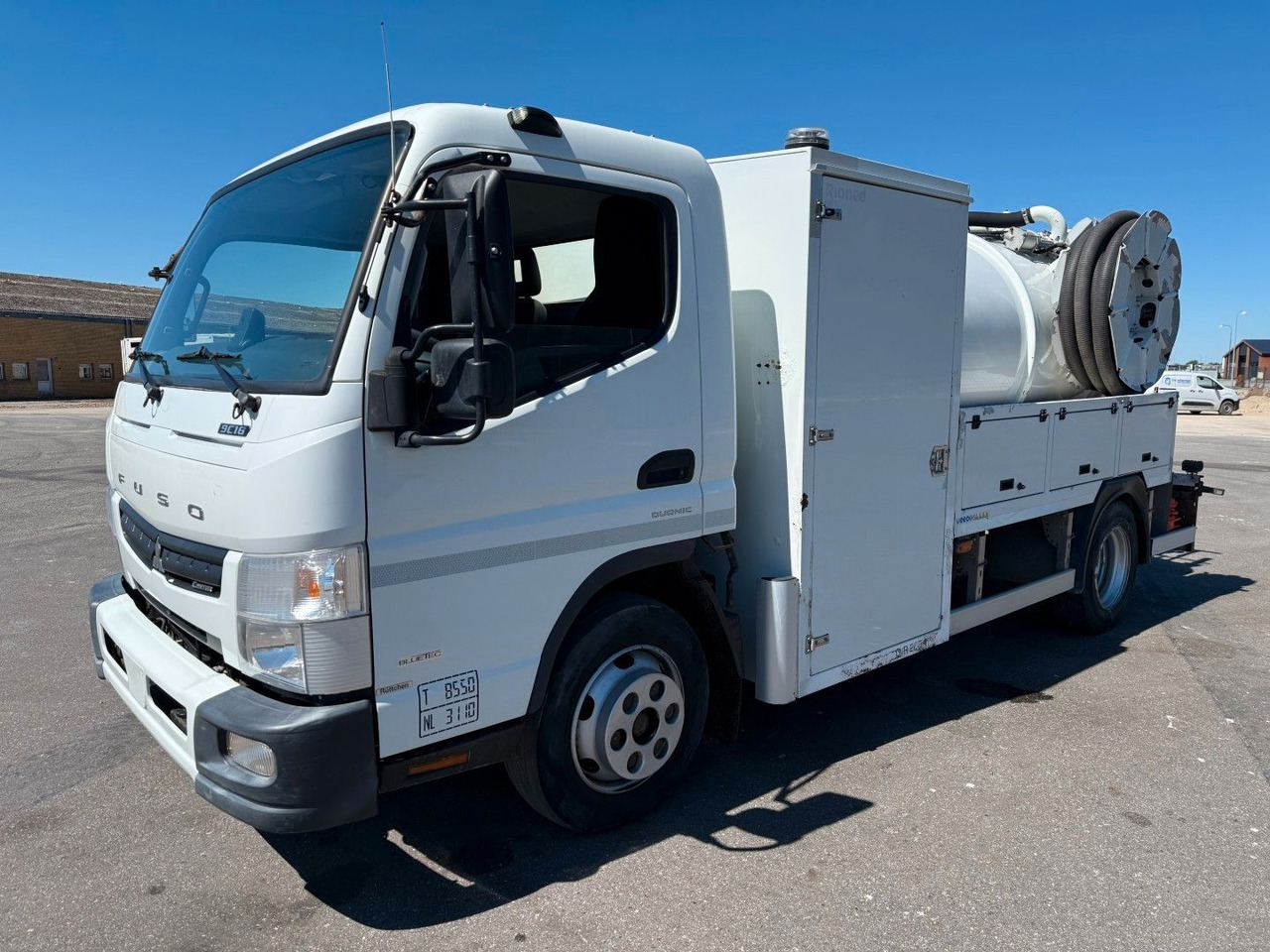 FUSO Canter 9C18 Duonic Rioned 3500 l. Kombi Euro 6 - Čistič odpadových jam: obrázek 1 FUSO Canter 9C18 Duonic Rioned 3500 l. Kombi Euro 6 - Čistič odpadových jam: obrázek 1