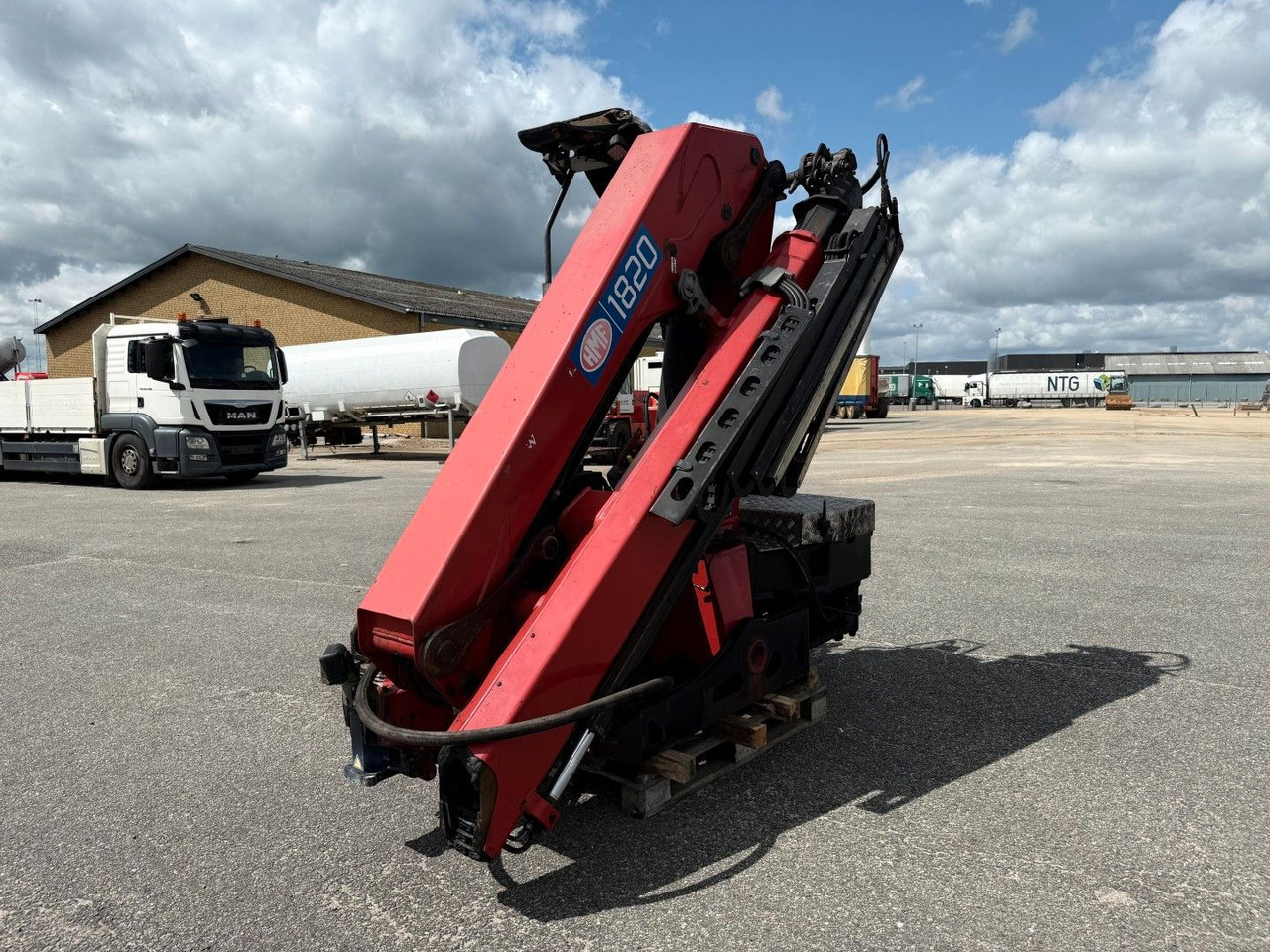 HMF 1820 K4 Remote control / Kran / Crane - Auto s hydraulickou rukou: obrázek 5 HMF 1820 K4 Remote control / Kran / Crane - Auto s hydraulickou rukou: obrázek 5