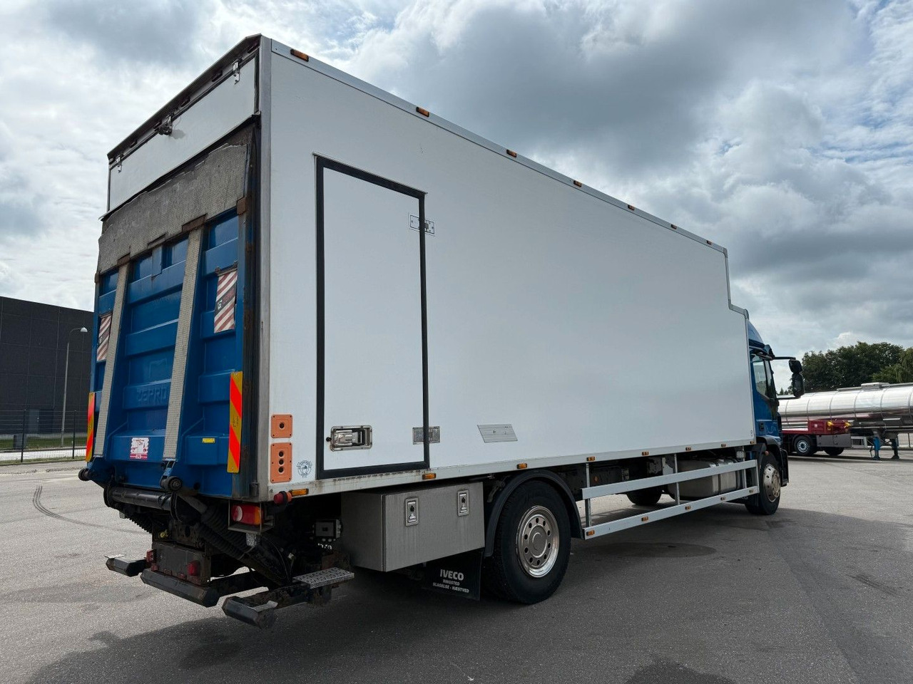 Iveco EuroCargo 180 E28 4x2 Thermo King T-1000R - Chladírenský nákladní automobil: obrázek 3 Iveco EuroCargo 180 E28 4x2 Thermo King T-1000R - Chladírenský nákladní automobil: obrázek 3