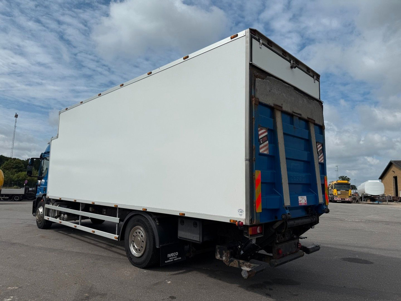 Iveco EuroCargo 180 E28 4x2 Thermo King T-1000R - Chladírenský nákladní automobil: obrázek 4 Iveco EuroCargo 180 E28 4x2 Thermo King T-1000R - Chladírenský nákladní automobil: obrázek 4