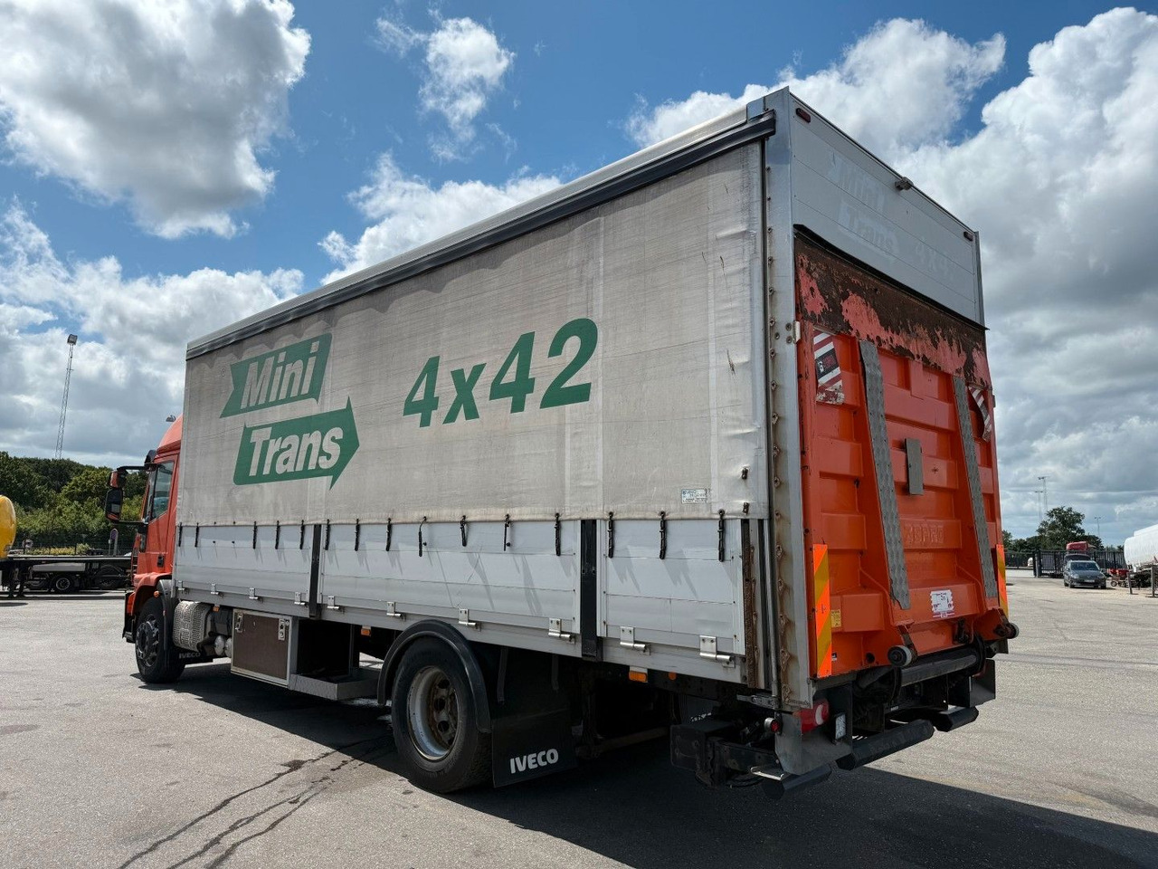 Iveco EuroCargo 180 E28 Euro 6 Freight Iveco EuroCargo 180 E28 Euro 6 Freight / Pritsche - Plachtový nákladní auto: obrázek 4 Iveco EuroCargo 180 E28 Euro 6 Freight Iveco EuroCargo 180 E28 Euro 6 Freight / Pritsche - Plachtový nákladní auto: obrázek 4