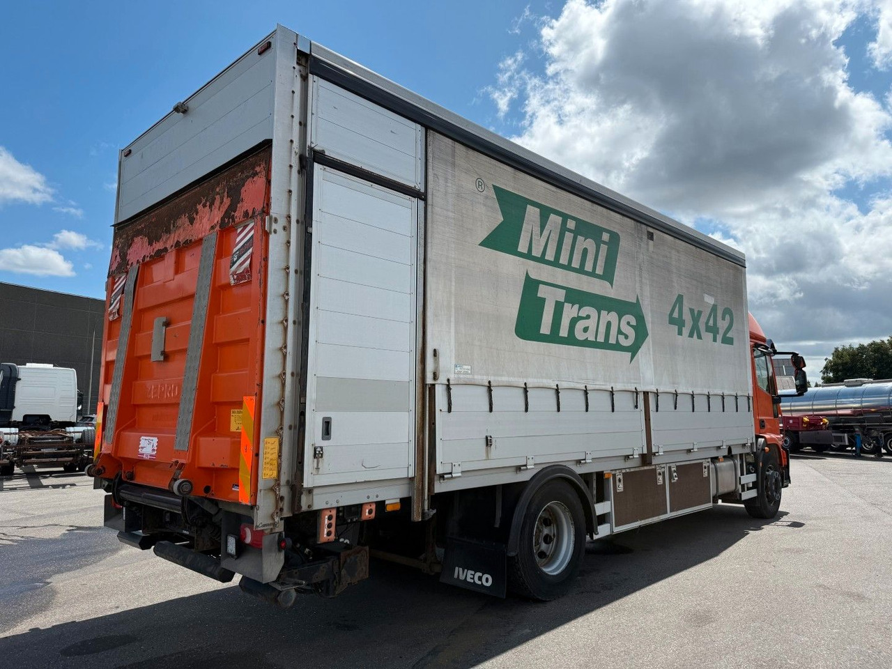 Iveco EuroCargo 180 E28 Euro 6 Freight Iveco EuroCargo 180 E28 Euro 6 Freight / Pritsche - Plachtový nákladní auto: obrázek 3 Iveco EuroCargo 180 E28 Euro 6 Freight Iveco EuroCargo 180 E28 Euro 6 Freight / Pritsche - Plachtový nákladní auto: obrázek 3