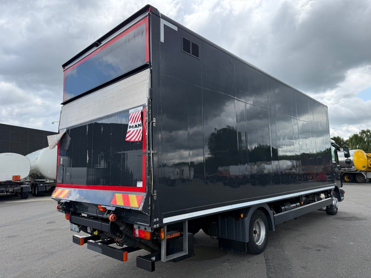MAN TGL 12.250 Euro 6 Closed box / Koffer 7.20 m. - Skříňový nákladní auto: obrázek 3 MAN TGL 12.250 Euro 6 Closed box / Koffer 7.20 m. - Skříňový nákladní auto: obrázek 3