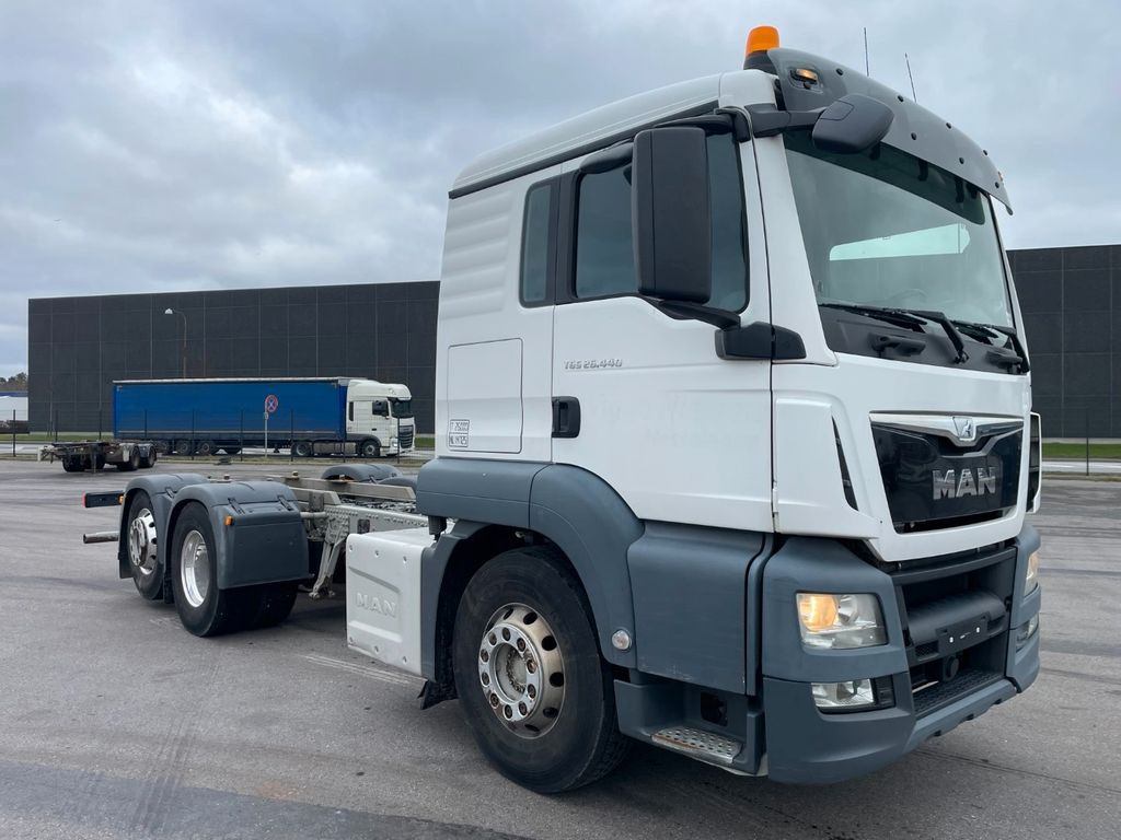 MAN TGS 26.440 6x2*4 Euro 6 Chassis ADR MAN TGS 26.440 6x2*4 Euro 6 Chassis ADR - Podvozek s kabinou: obrázek 2 MAN TGS 26.440 6x2*4 Euro 6 Chassis ADR MAN TGS 26.440 6x2*4 Euro 6 Chassis ADR - Podvozek s kabinou: obrázek 2