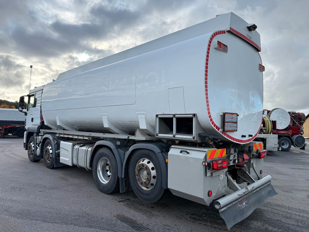 MAN TGS 35.480 8x2*6 Euro 6 23.000 l ADR Tanktruck - Cisternové vozidlo: obrázek 4 MAN TGS 35.480 8x2*6 Euro 6 23.000 l ADR Tanktruck - Cisternové vozidlo: obrázek 4