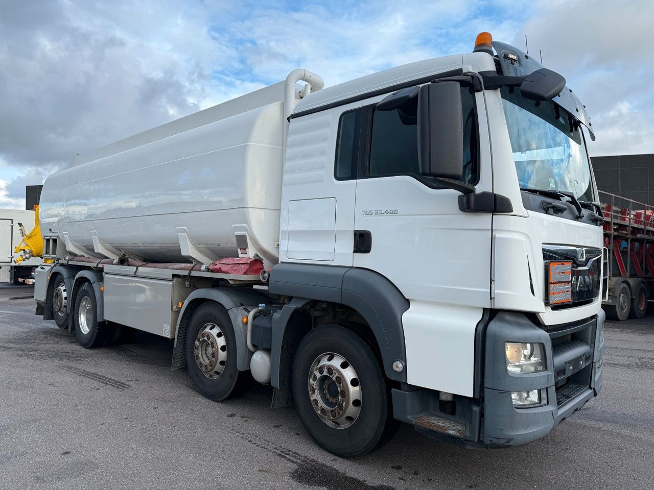 MAN TGS 35.480 8x2*6 Euro 6 23.000 l ADR Tanktruck - Cisternové vozidlo: obrázek 2 MAN TGS 35.480 8x2*6 Euro 6 23.000 l ADR Tanktruck - Cisternové vozidlo: obrázek 2