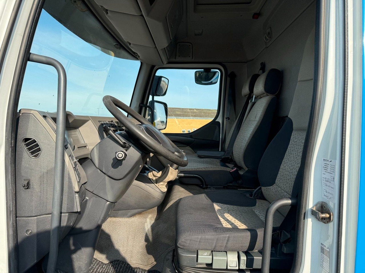 Renault Midlum 220 DXI 4x2 6.0 Box / Koffer - Skříňový nákladní auto: obrázek 5 Renault Midlum 220 DXI 4x2 6.0 Box / Koffer - Skříňový nákladní auto: obrázek 5