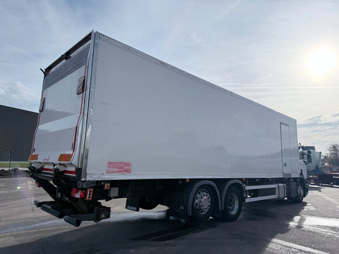Scania P320 6x2*4 Carrier Supra 1250 Mt 9.80 m Kühl - Chladírenský nákladní automobil: obrázek 3 Scania P320 6x2*4 Carrier Supra 1250 Mt 9.80 m Kühl - Chladírenský nákladní automobil: obrázek 3