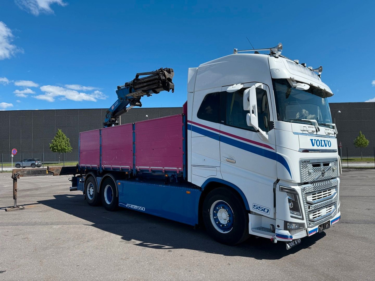 Volvo FH 16.550 6x24 / Crane HMF 3220K4 Euro 6 - Auto s hydraulickou rukou: obrázek 3 Volvo FH 16.550 6x24 / Crane HMF 3220K4 Euro 6 - Auto s hydraulickou rukou: obrázek 3