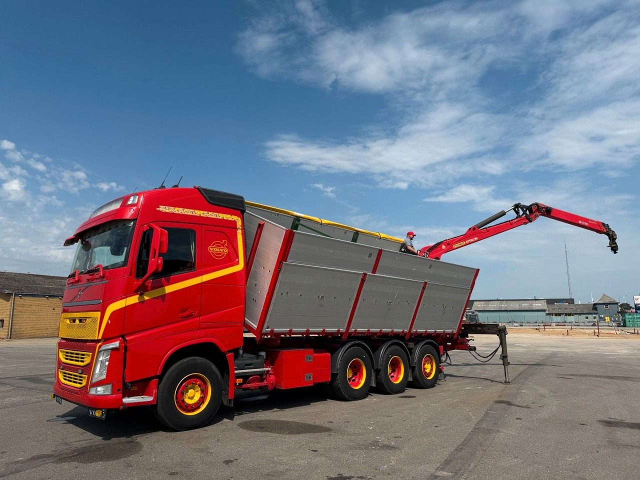 Volvo FH500 8x4*4 Tip / Palfinger Epsilon Q170L - Auto s hydraulickou rukou: obrázek 1 Volvo FH500 8x4*4 Tip / Palfinger Epsilon Q170L - Auto s hydraulickou rukou: obrázek 1