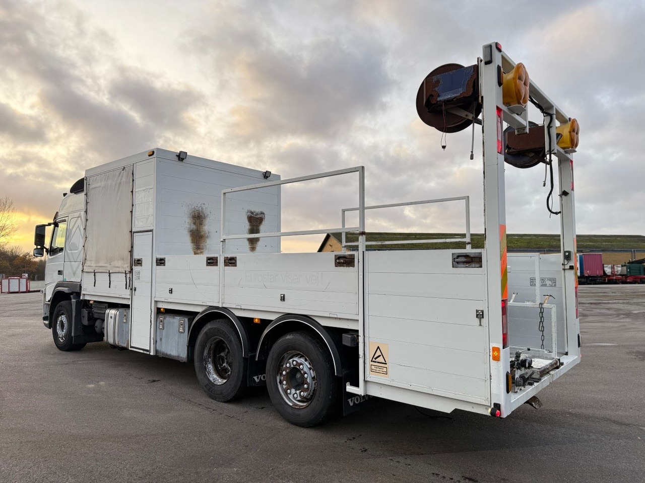 Volvo FM 410 6x2 Euro 5 - Nákladní automobil valníkový/ Plošinový: obrázek 4 Volvo FM 410 6x2 Euro 5 - Nákladní automobil valníkový/ Plošinový: obrázek 4
