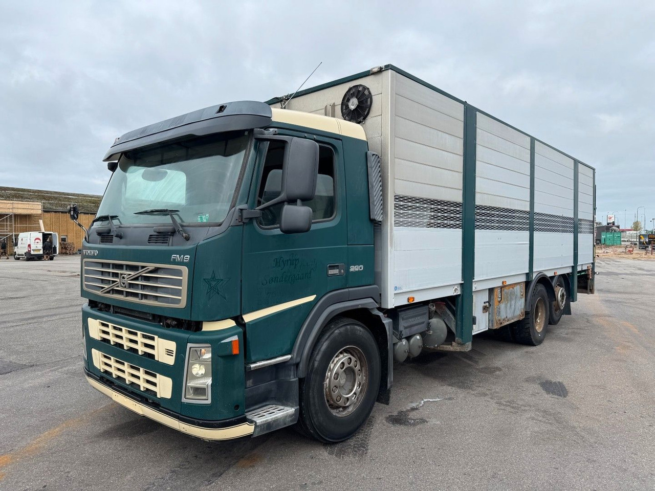 Volvo FM9 380 6x2*4 Tiertransporter / Livestock - Auto na přepravu koní: obrázek 1 Volvo FM9 380 6x2*4 Tiertransporter / Livestock - Auto na přepravu koní: obrázek 1