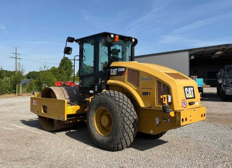 Caterpillar CS66B - Kompaktor: obrázek 1 Caterpillar CS66B - Kompaktor: obrázek 1