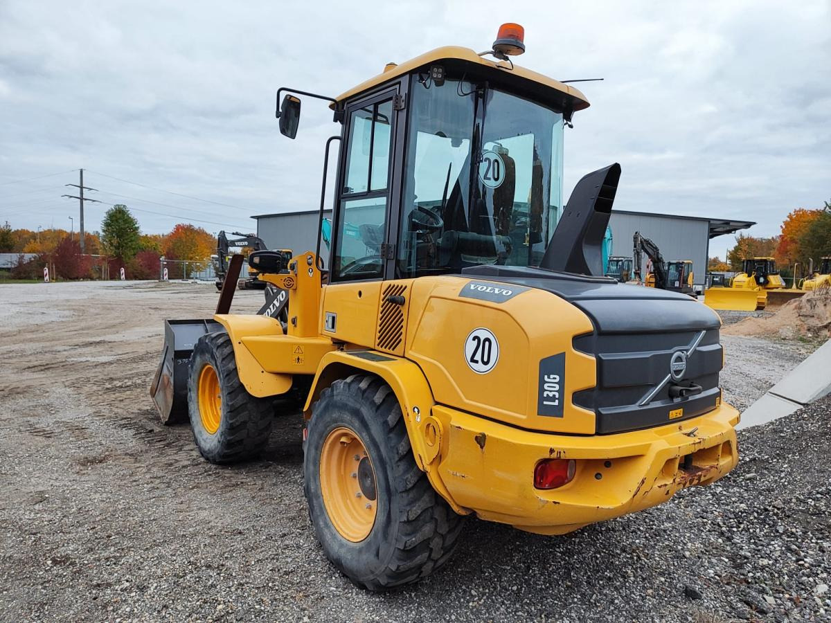 Volvo L30G - Kolový nakladač: obrázek 1 Volvo L30G - Kolový nakladač: obrázek 1
