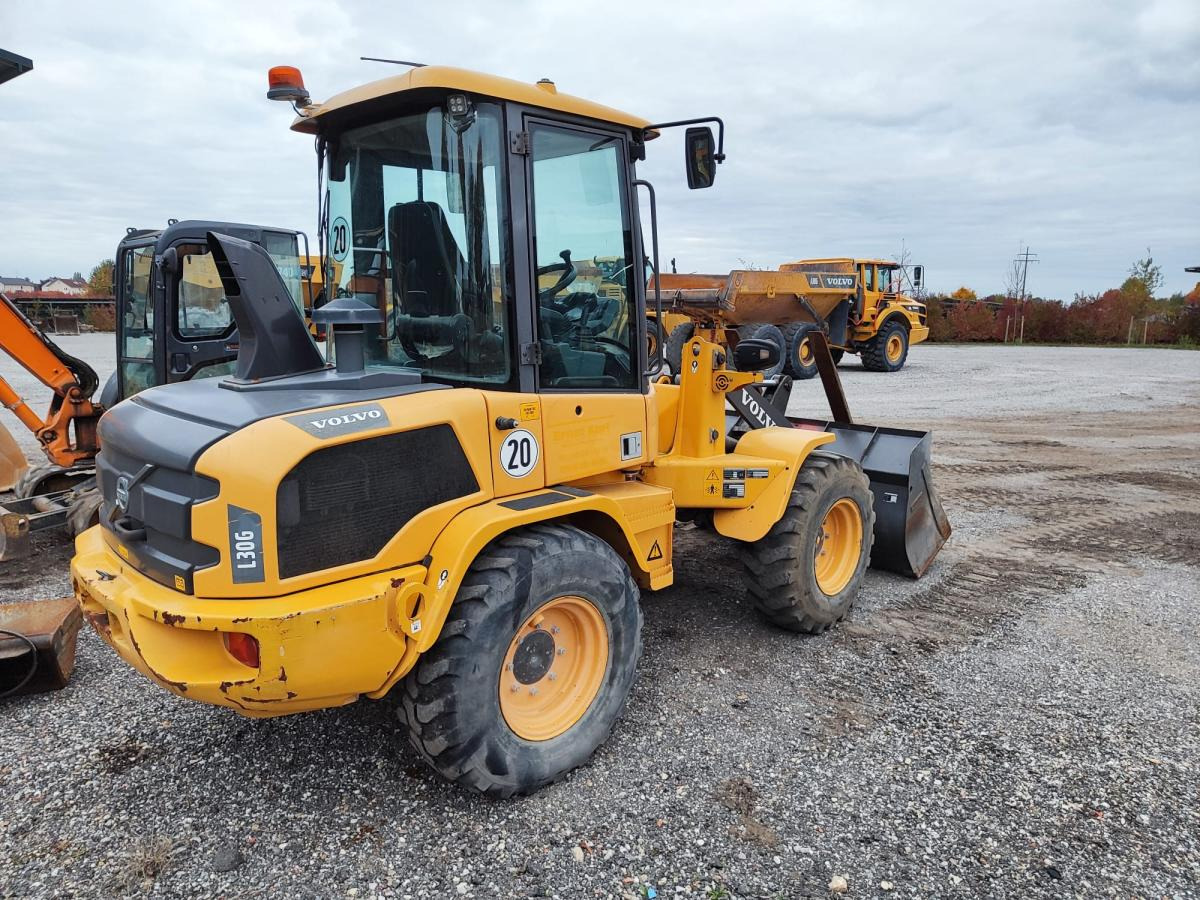 Volvo L30G - Kolový nakladač: obrázek 2 Volvo L30G - Kolový nakladač: obrázek 2