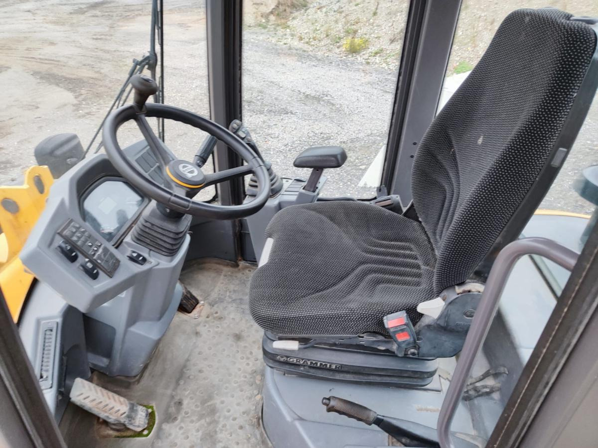 Volvo L30G - Kolový nakladač: obrázek 4 Volvo L30G - Kolový nakladač: obrázek 4