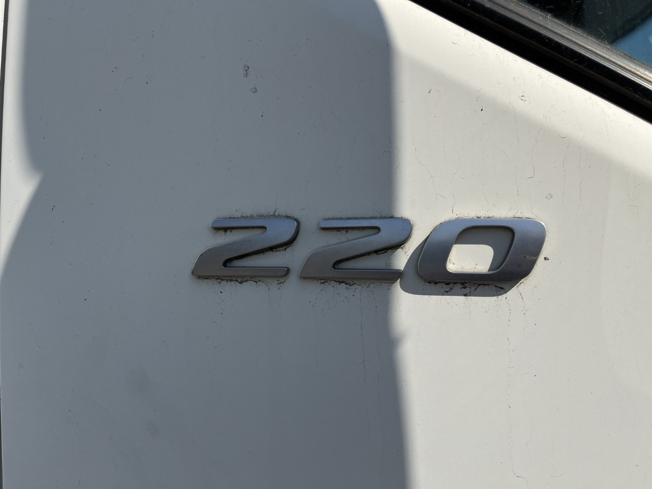 DAF LF 220 - Plachtový nákladní auto: obrázek 4 DAF LF 220 - Plachtový nákladní auto: obrázek 4