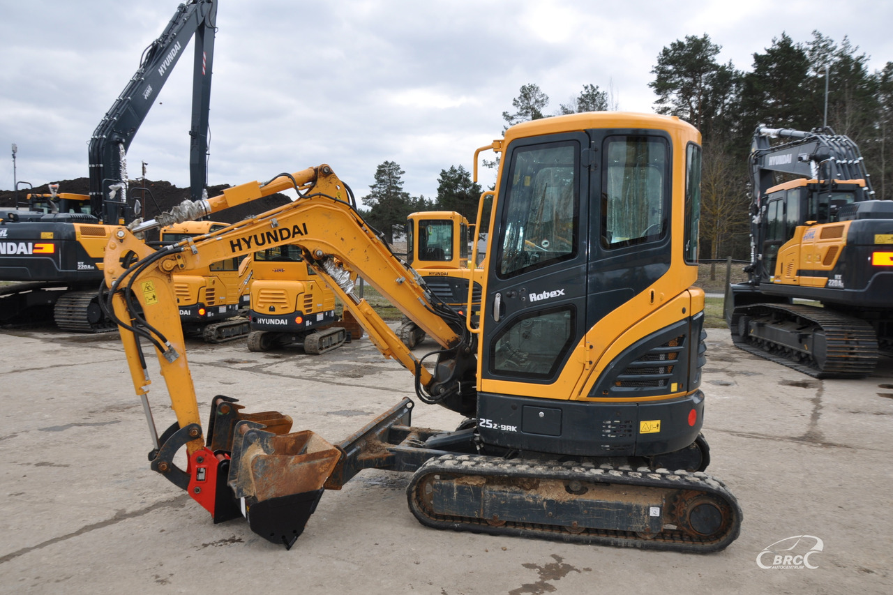 Hyundai R25Z-9AK - Mini rýpadlo: obrázek 3 Hyundai R25Z-9AK - Mini rýpadlo: obrázek 3