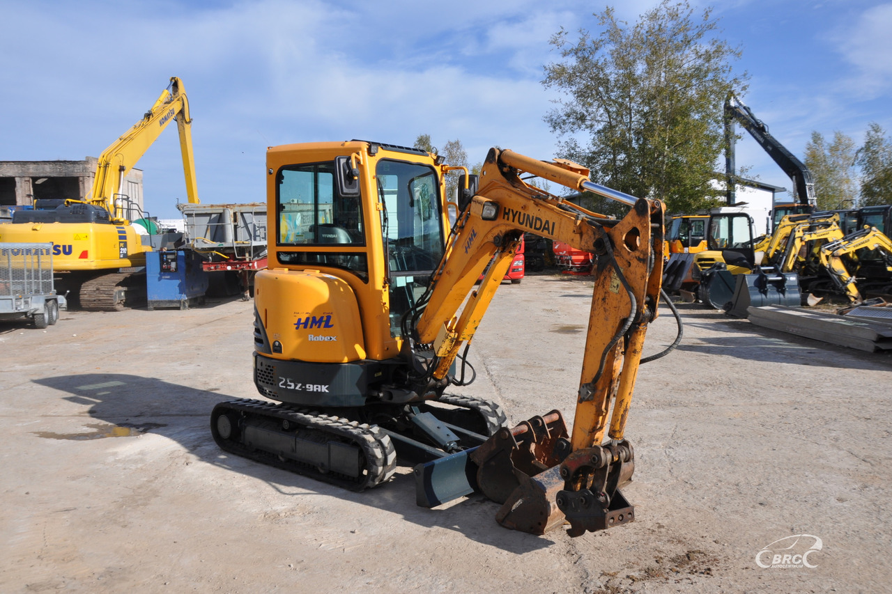 Hyundai R25Z-9AK - Mini rýpadlo: obrázek 2 Hyundai R25Z-9AK - Mini rýpadlo: obrázek 2
