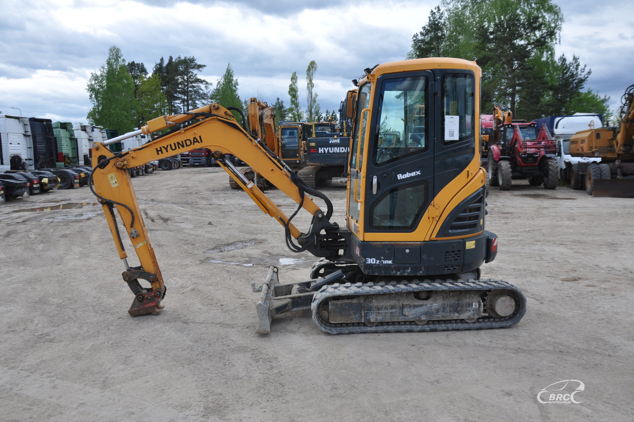 Hyundai R30Z-9AK - Mini rýpadlo: obrázek 3 Hyundai R30Z-9AK - Mini rýpadlo: obrázek 3