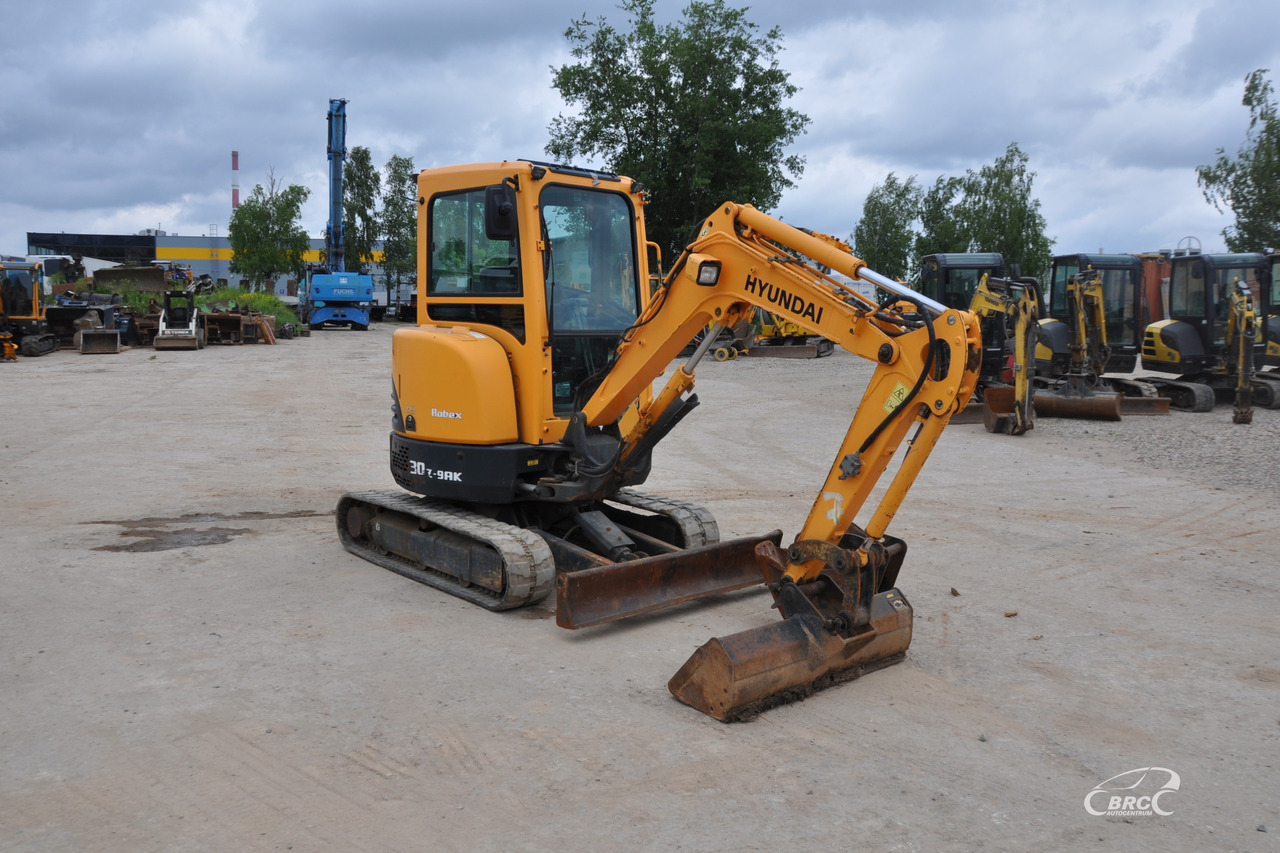 Hyundai R30Z-9AK - Mini rýpadlo: obrázek 2 Hyundai R30Z-9AK - Mini rýpadlo: obrázek 2
