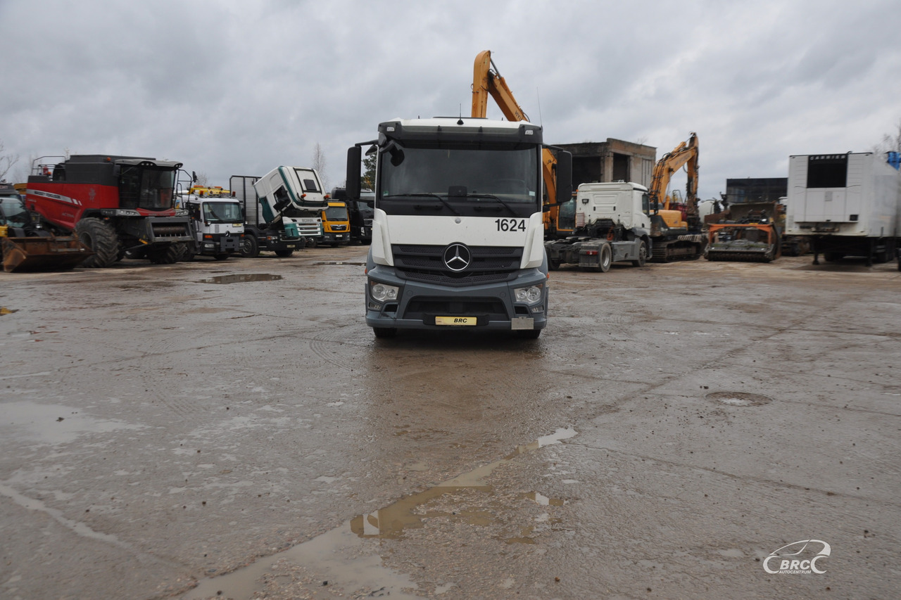 Mercedes-Benz Actros - Tahač: obrázek 3 Mercedes-Benz Actros - Tahač: obrázek 3