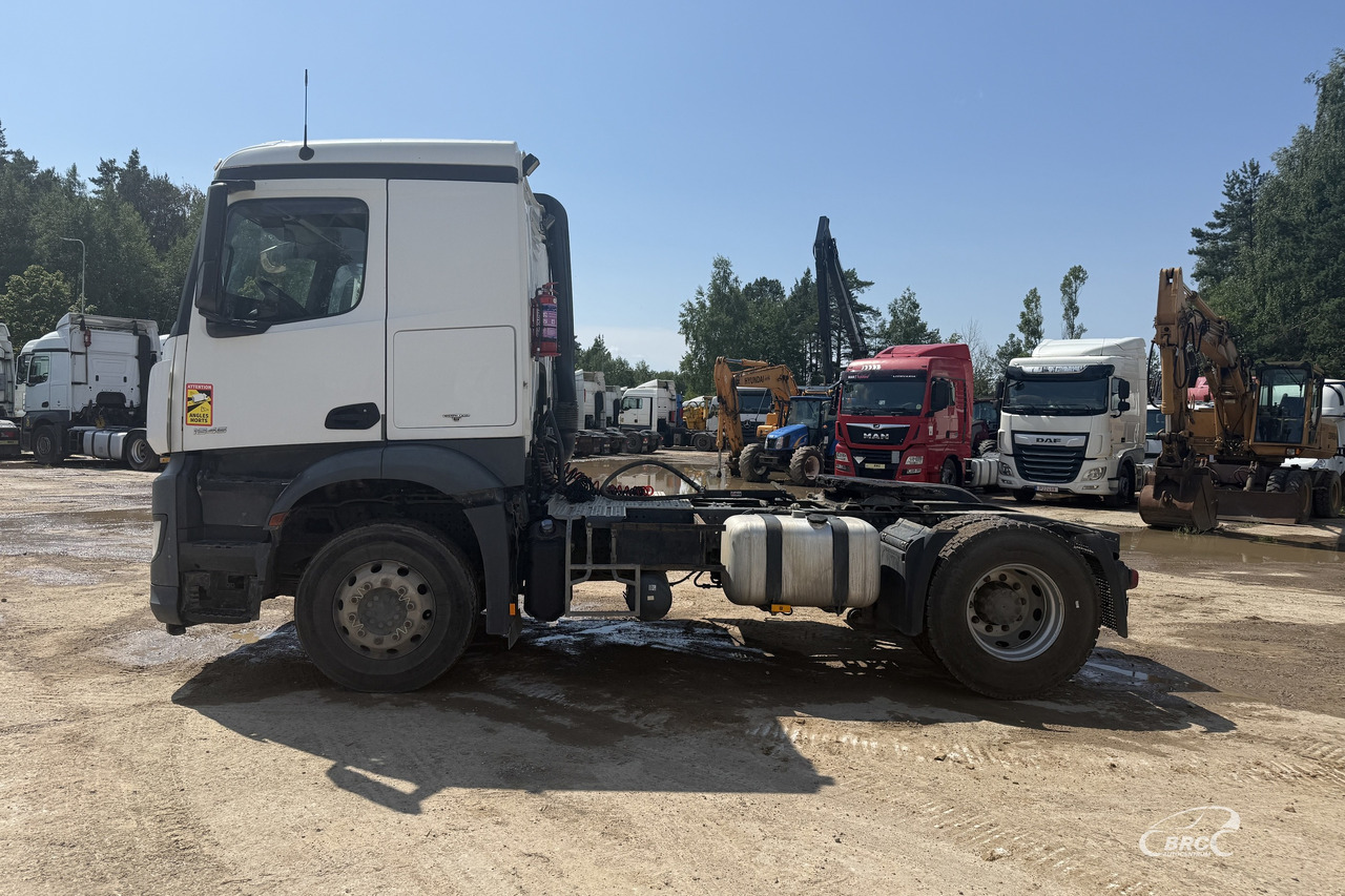 Mercedes-Benz Arocs - Tahač: obrázek 3 Mercedes-Benz Arocs - Tahač: obrázek 3