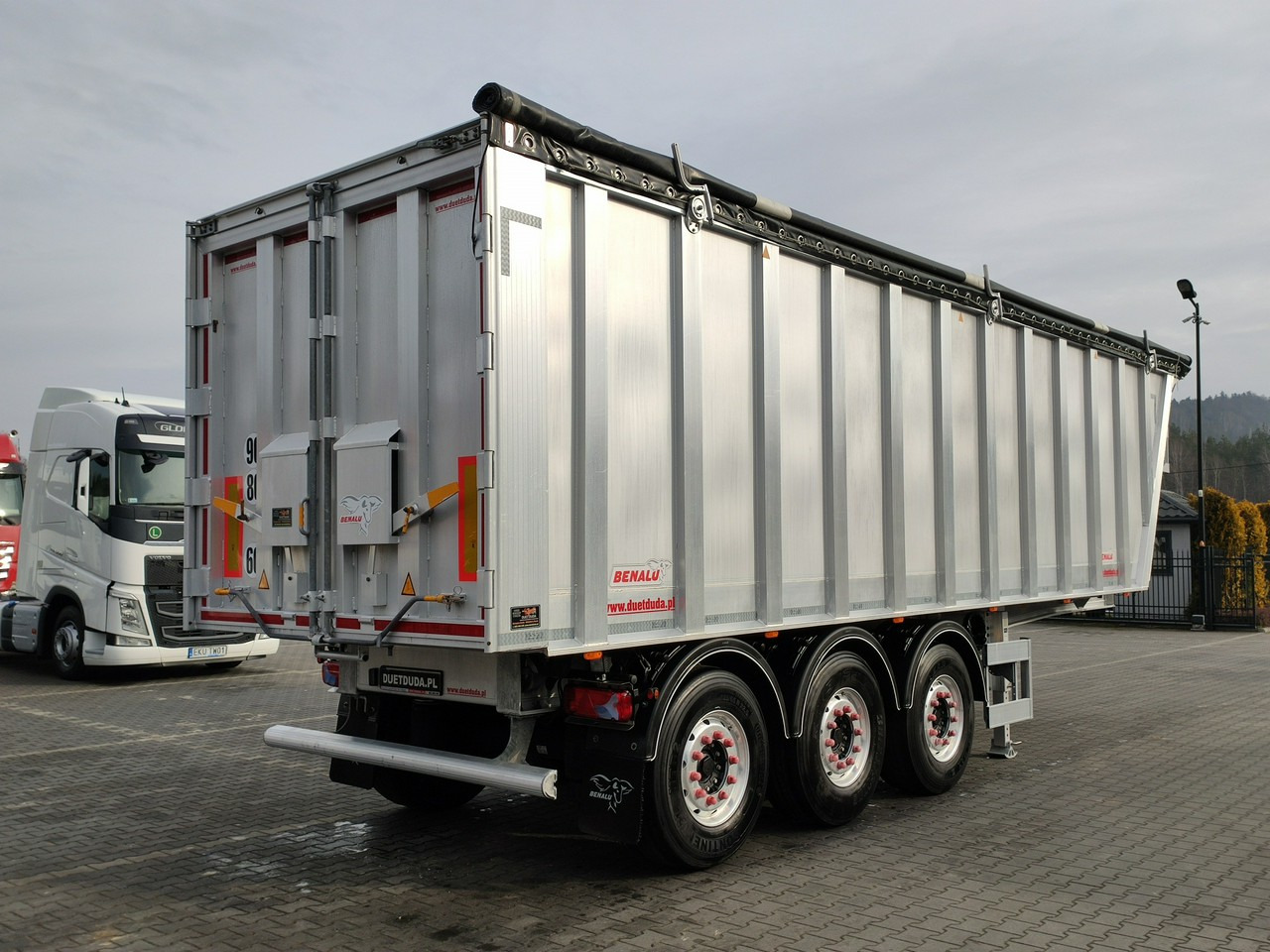 Benalu MULTIRUNNER 87 - Sklápěcí návěs: obrázek 4 Benalu MULTIRUNNER 87 - Sklápěcí návěs: obrázek 4