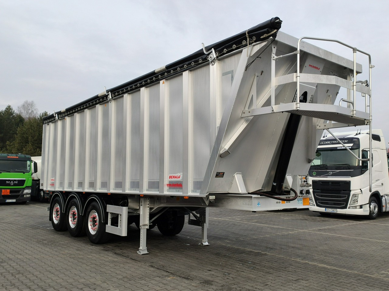 Benalu MULTIRUNNER 87 - Sklápěcí návěs: obrázek 2 Benalu MULTIRUNNER 87 - Sklápěcí návěs: obrázek 2