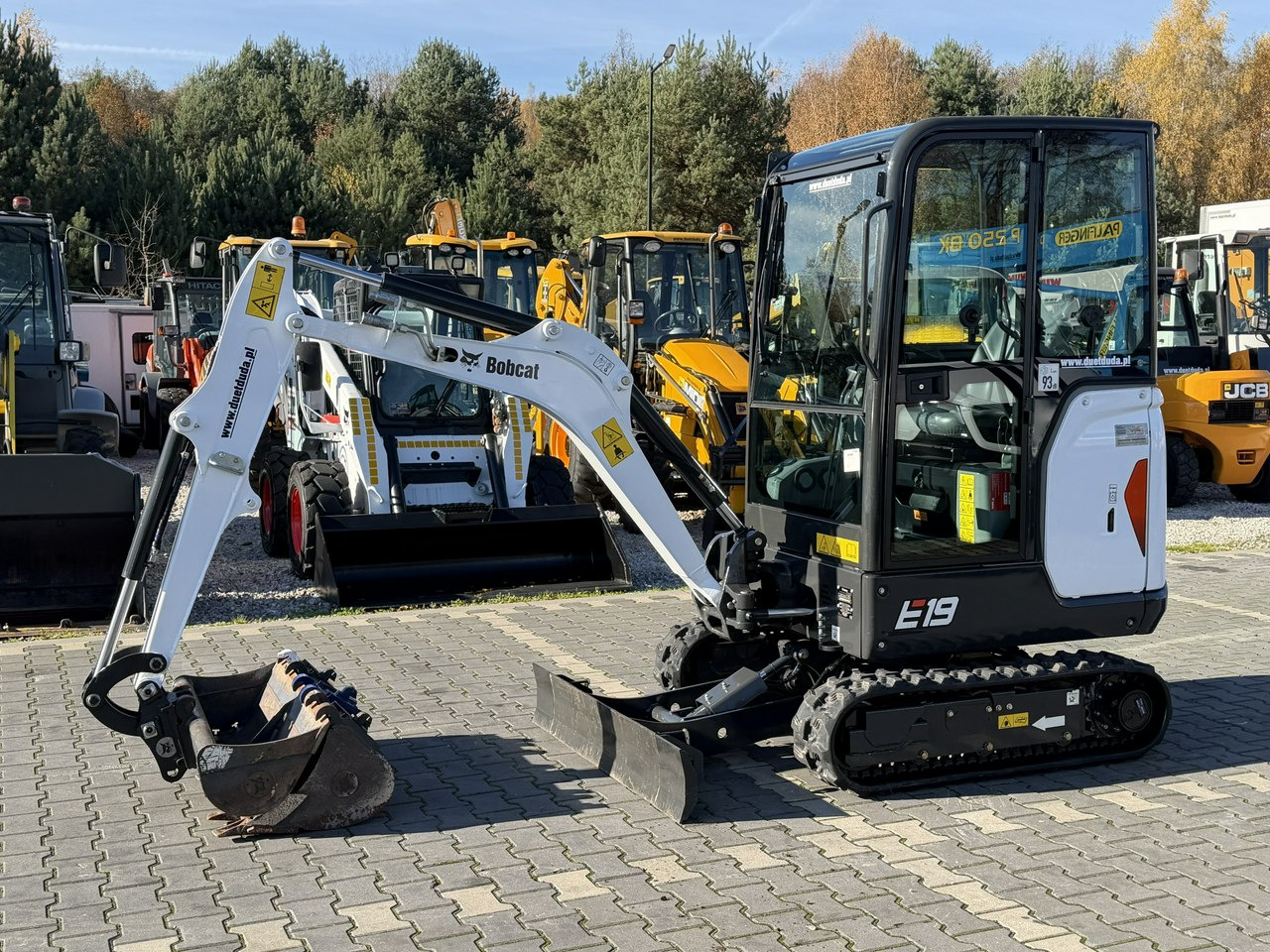 Bobcat E19 Komplet Łyżek Mało Używana Przepracowane tylko 90mth - Mini rýpadlo: obrázek 3 Bobcat E19 Komplet Łyżek Mało Używana Przepracowane tylko 90mth - Mini rýpadlo: obrázek 3