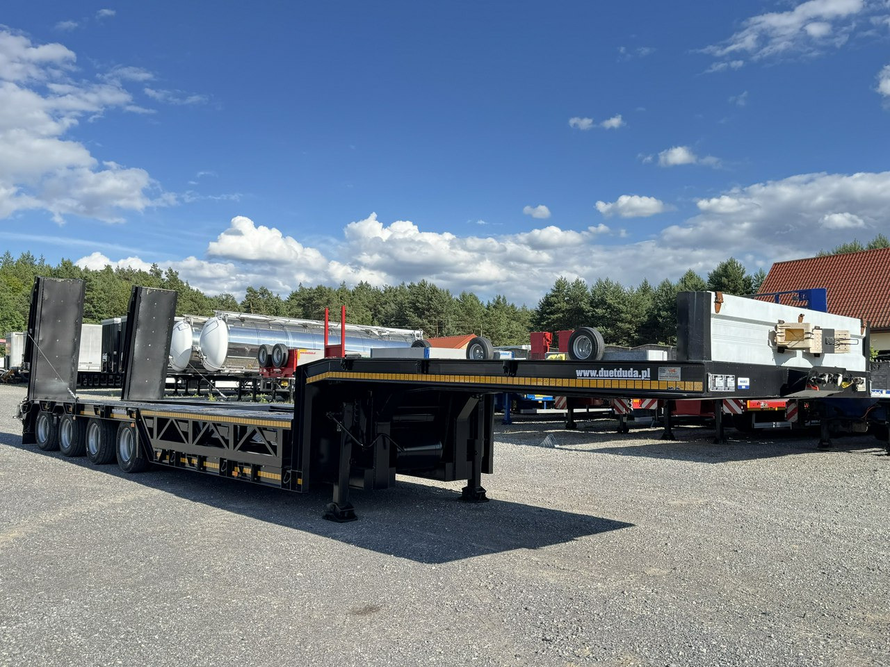 Podvalníkový návěs Bodex 4 osiowa NN4J Niskopodwoziówka Niskopodwozie Nowe Opony: obrázek 21