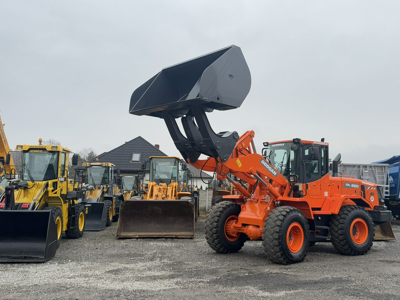 Doosan DL250 14,5Ton Łyżka Wysokiego Wysypu !!! - Kolový nakladač: obrázek 2 Doosan DL250 14,5Ton Łyżka Wysokiego Wysypu !!! - Kolový nakladač: obrázek 2
