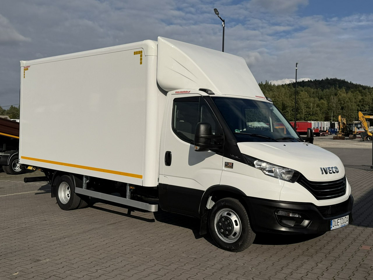 Iveco Daily 35C16 V - Dodávka skřín: obrázek 2 Iveco Daily 35C16 V - Dodávka skřín: obrázek 2