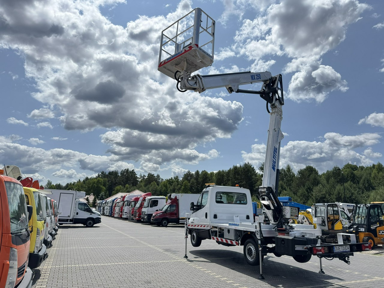 Iveco Daily 35S14 - Autoplošina: obrázek 4 Iveco Daily 35S14 - Autoplošina: obrázek 4