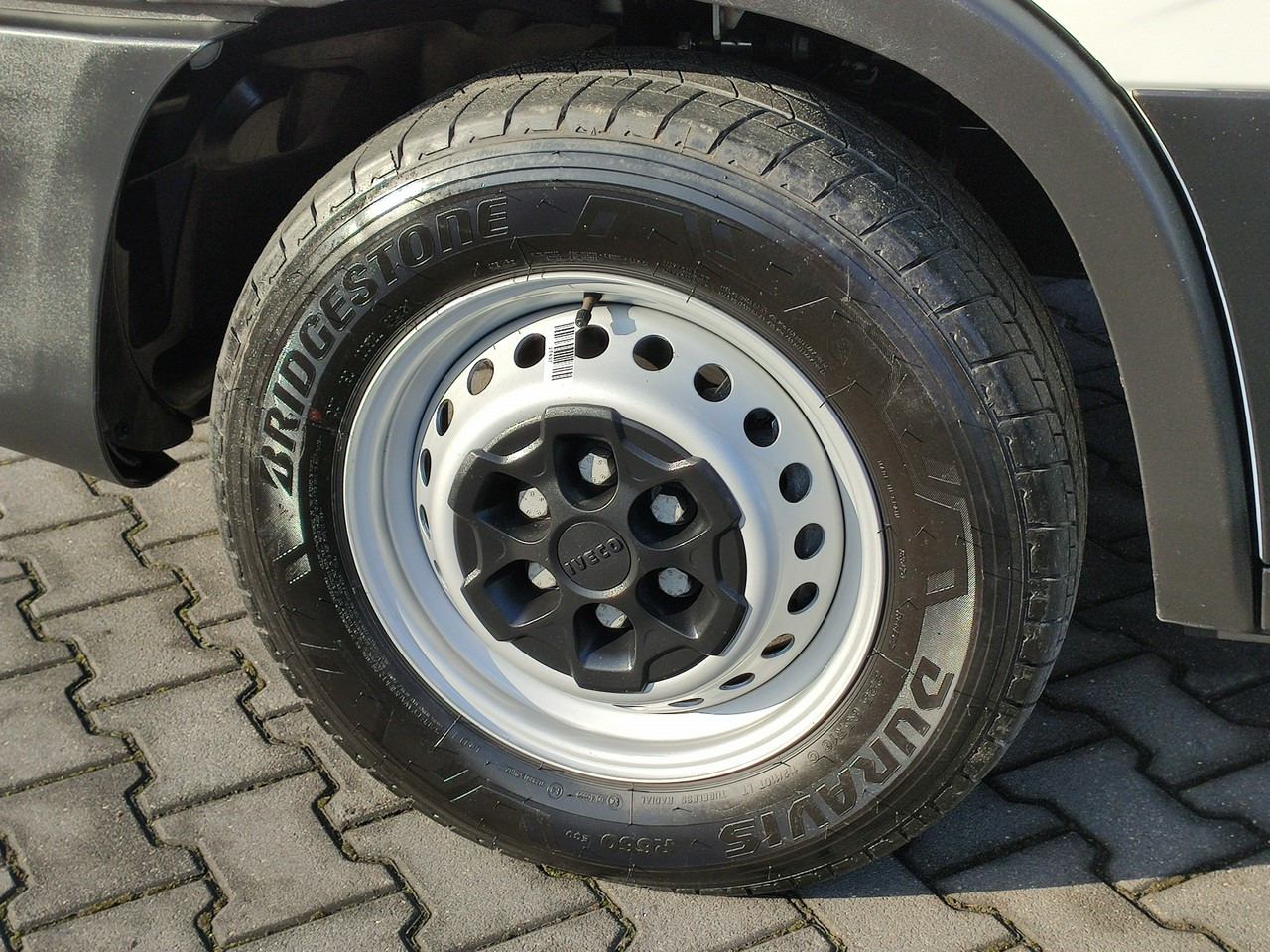 Iveco Daily 35S16 V - Dodávka valník: obrázek 3 Iveco Daily 35S16 V - Dodávka valník: obrázek 3