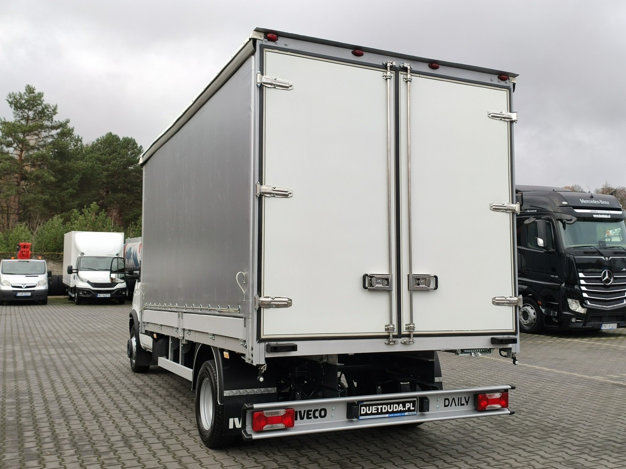 Plachtová dodávka Iveco Daily 70C17 Firana Tył Drzwi Zadbany w Pełni Sprawny Super Stan: obrázek 27