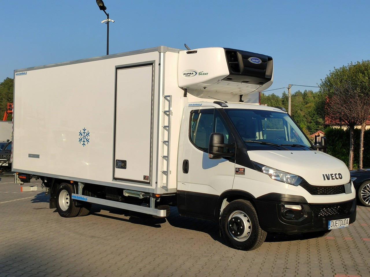 Iveco Daily 70C17 Mroźnia Ściana Grodziowa Multitemperatura - Chladící dodávka: obrázek 3 Iveco Daily 70C17 Mroźnia Ściana Grodziowa Multitemperatura - Chladící dodávka: obrázek 3