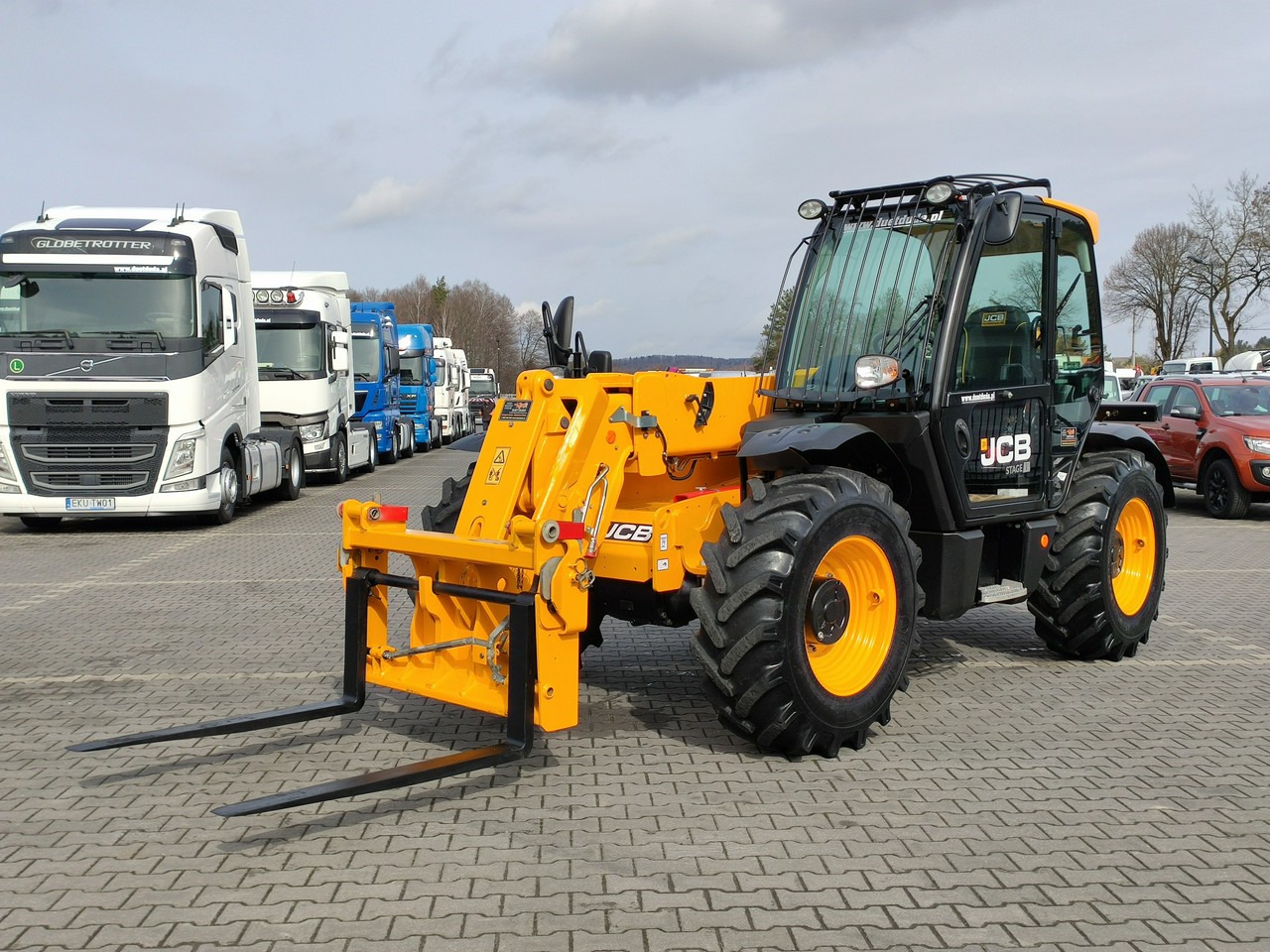 JCB 531-70 Stage V Klimatyzacja Sterowanie Joystick na GWARANCJI !!! - Teleskopický manipulátor: obrázek 4 JCB 531-70 Stage V Klimatyzacja Sterowanie Joystick na GWARANCJI !!! - Teleskopický manipulátor: obrázek 4