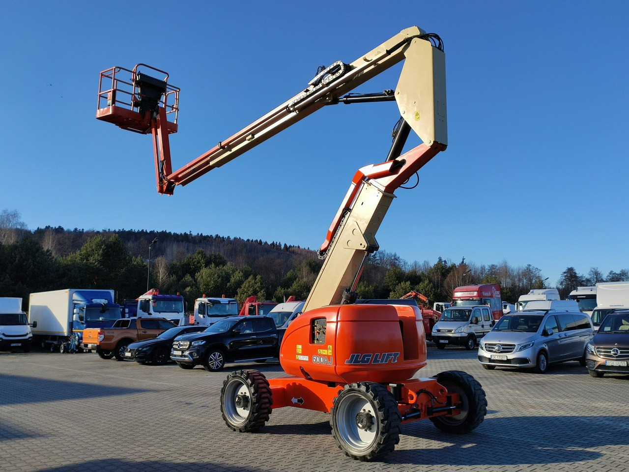 JLG 600AJ 4x4 PODNOŚNIK PRZEGUBOWY - Kloubová plošina: obrázek 4 JLG 600AJ 4x4 PODNOŚNIK PRZEGUBOWY - Kloubová plošina: obrázek 4