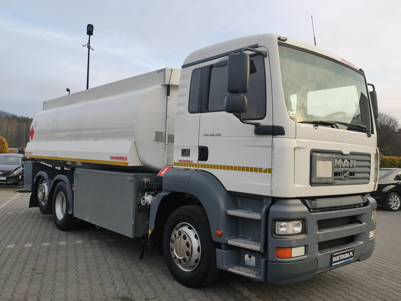 MAN TGA 26.310 Autocysterna z Dystrybucją - Cisternové vozidlo: obrázek 5 MAN TGA 26.310 Autocysterna z Dystrybucją - Cisternové vozidlo: obrázek 5