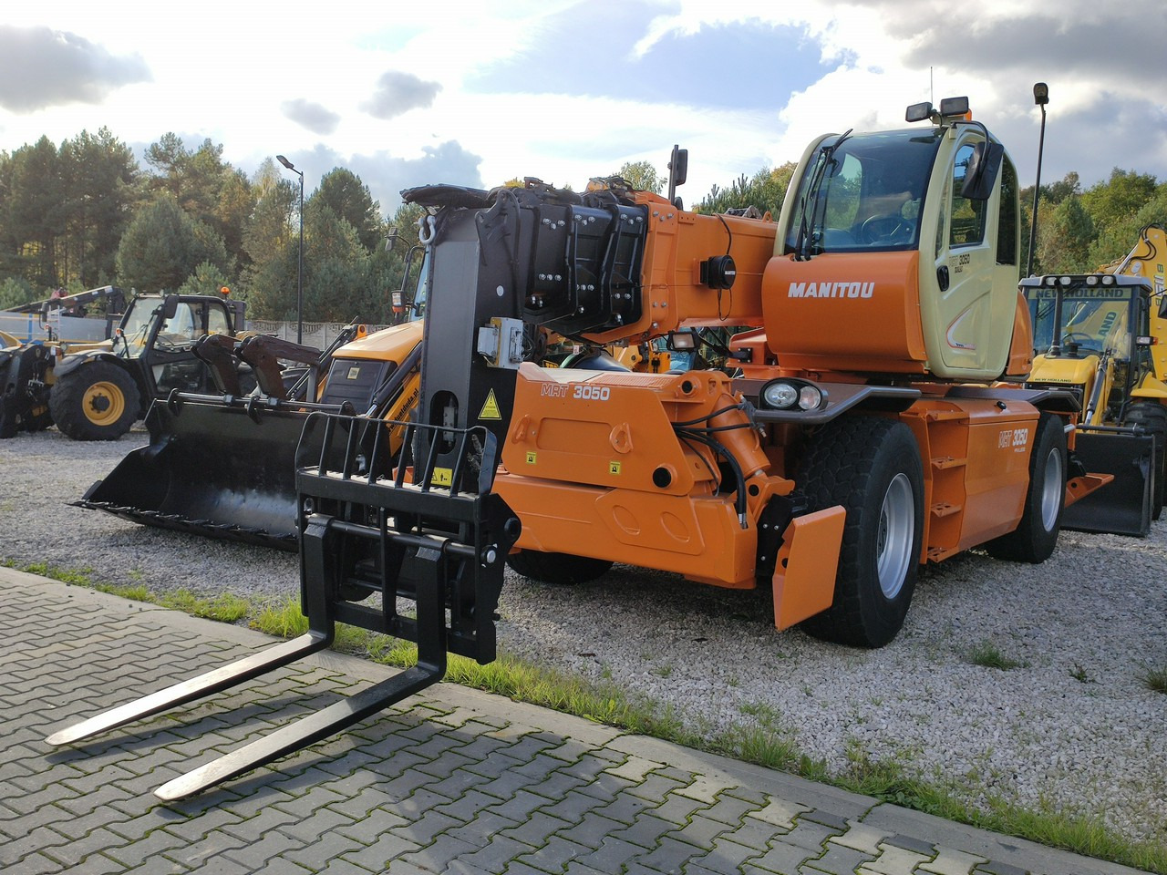 Manitou Wózek Jezdniowy Podnośnikowy Obrotowy - Teleskopický manipulátor: obrázek 2 Manitou Wózek Jezdniowy Podnośnikowy Obrotowy - Teleskopický manipulátor: obrázek 2